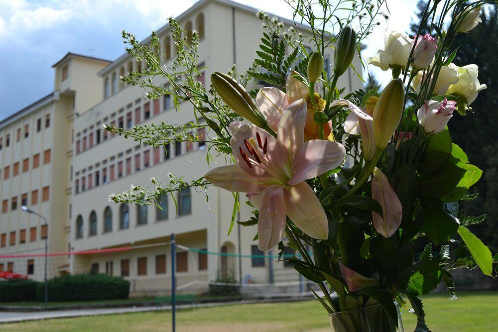 Centro Vacanze Oasi Carpineto Hotel Ascoli Piceno Buitenkant foto